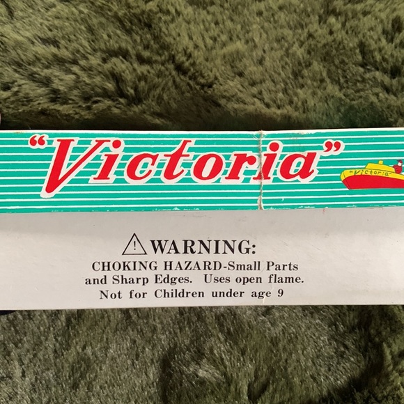 1996 Victoria, a Science Experiment - Picture 8 of 8